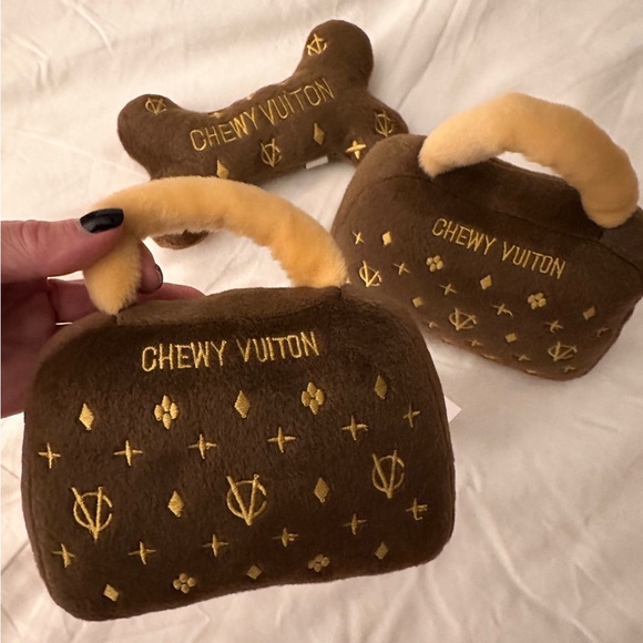 NEW “Chewy Vuitton” Designer Purse Diva Dog Toy. Plush pup squeaky. Brown/Tan - Picture 3 of 5
